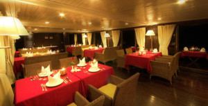 Bhaya Classic Cruise Dinning with Vietnam tour company