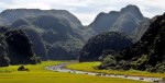Quang Binh car rental to Quang Tri is the thing you looking for? How far is Quang Tri, Vietnam from Quang Binh, Vietnam? How much is Quang Binh car rental to Quang Tri? How many miles and how many kilometerse is it betwen Quang Binh and Quang Tri?