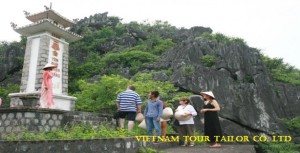 Tay Ninh car rental to Khanh Hoa is the thing you looking for? How far is Khanh Hoa Vietnam from Tay Ninh, Vietnam? How much is Tay Ninh car rental to Khanh Hoa? How many miles and how many kilometerse is it betwen Tay Ninh and Khanh Hoa?