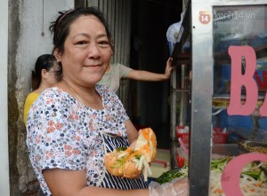 Thua Thien- Hue car rental to Ca Mau is the thing you looking for? How far is Ca Mau Vietnam from Thua Thien- Hue, Vietnam? How much is Thua Thien- Hue car rental to Ca Mau? How many miles and how many kilometerse is it betwen Thua Thien- Hue and Ca Mau?