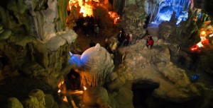 Thua Thien- Hue car rental to Ha Tinh is the thing you looking for? How far is Ha Tinh Vietnam from Thua Thien- Hue, Vietnam? How much is Thua Thien- Hue car rental to Ha Tinh? How many miles and how many kilometerse is it betwen Thua Thien- Hue and Ha Tinh?