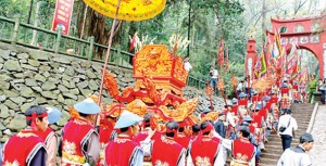 Thua Thien- Hue car rental to Long An is the thing you looking for? How far is Long An Vietnam from Thua Thien- Hue, Vietnam? How much is Thua Thien- Hue car rental to Long An? How many miles and how many kilometerse is it betwen Thua Thien- Hue and Long An?