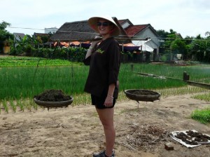 Tien Giang car rental to Vinh Long is the thing you looking for? How far is Vinh Long Vietnam from Tien Giang, Vietnam? How much is Tien Giang car rental to Vinh Long? How many miles and how many kilometerse is it betwen Tien Giang and Vinh Long?