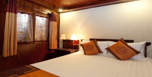 Tra Vinh car rental to Ha Tinh is the thing you looking for? How far is Ha Tinh Vietnam from Tra Vinh, Vietnam? How much is Tra Vinh car rental to Ha Tinh? How many miles and how many kilometerse is it betwen Tra Vinh and Ha Tinh?