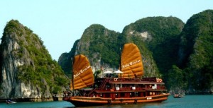 Tuyen Quang car rental to Nam Dinh is the thing you looking for? How far is Nam Dinh Vietnam from Tuyen Quang, Vietnam? How much is Tuyen Quang car rental to Nam Dinh? How many miles and how many kilometerse is it betwen Tuyen Quang and Nam Dinh?