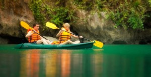 Tuyen Quang car rental to Tra Vinh is the thing you looking for? How far is Tra Vinh Vietnam from Tuyen Quang, Vietnam? How much is Tuyen Quang car rental to Tra Vinh? How many miles and how many kilometerse is it betwen Tuyen Quang and Tra Vinh?
