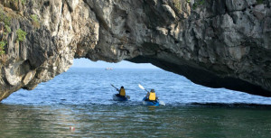Vinh Long car rental to An Giang is the thing you looking for? How far is An Giang Vietnam from Vinh Long, Vietnam? How much is Vinh Long car rental to An Giang? How many miles and how many kilometerse is it betwen Vinh Long and An Giang?