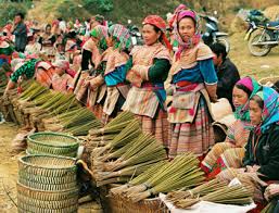 Vinh Long car rental to Nam Dinh is the thing you looking for? How far is Nam Dinh Vietnam from Vinh Long, Vietnam? How much is Vinh Long car rental to Nam Dinh? How many miles and how many kilometerse is it betwen Vinh Long and Nam Dinh?