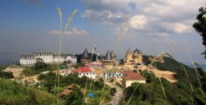 Vinh Long car rental to Tuyen Quang is the thing you looking for? How far is Tuyen Quang Vietnam from Vinh Long, Vietnam? How much is Vinh Long car rental to Tuyen Quang? How many miles and how many kilometerse is it betwen Vinh Long and Tuyen Quang?