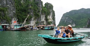 Yen Bai car rental to Tien Giang is the thing you looking for? How far is Tien Giang Vietnam from Yen Bai, Vietnam? How much is Yen Bai car rental to Tien Giang? How many miles and how many kilometerse is it betwen Yen Bai and Tien Giang?