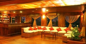 Quang Binh car rental to Binh Dinh is the thing you looking for? How far is Binh Dinh, Vietnam from Quang Binh, Vietnam? How much is Quang Binh car rental to Binh Dinh? How many miles and how many kilometerse is it betwen Quang Binh and Binh Dinh?