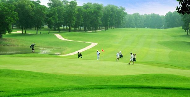 Kings’s Island Golf Course with a package tour from Vietnam Tour Company