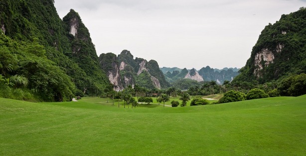 Phoenix Golf Resort with a golf tour package in Hanoi by VTT