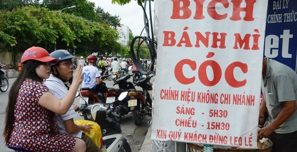 Vietnamese sandwich earns 25 millions per day 5
