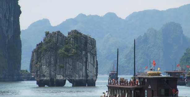 places to visit in Halong Bay 05