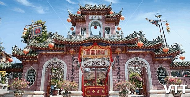Cantonese Assemble Hall in Hoian is the top place to visit in Hoian Ancient town