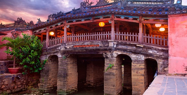 Japanese Covered Bridge Hoian is the famous places to visit in Hoian