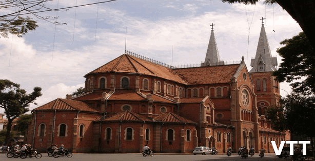 SAIGON NOTRE DAME BASILICA is a place to visit in Saigon Ho Chi Minh city