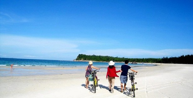 Quan Lan beach in Quang Ninh ptovince
