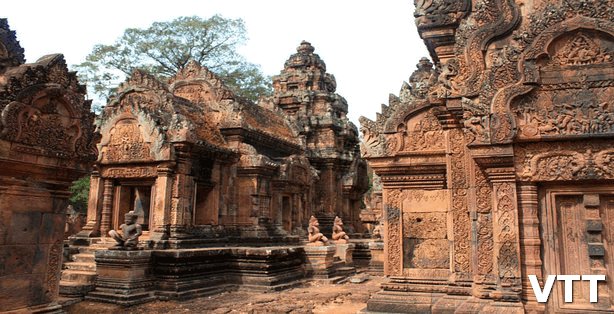 Banteay Srei Cambodia is a top temple to visit in Siem Reap Cambodia