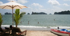 How much is Hanoi car rental to Quang Tri? Get the distance below, and look at the map. If we can drive from Hanoi to Quang Tri. The map will show you how to drive from Hanoi to the atractions and back.