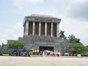 How much is Hanoi car rental to Vinh Phuc ? Get the distance below, and look at the map. If we can drive from Hanoi to Vinh Phuc . The map will show you how to drive from