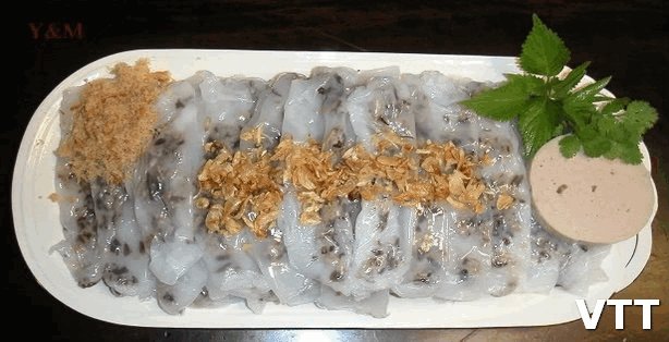 Vietnamese Banh Cuon Steamed rice roll Common serve