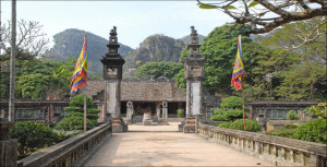 Bac Kan car rental to Gia Lai is the thing you looking for? How far is Bac Kan, Vietnam from Gia Lai, Vietnam? How many miles and how many kilometers is it between Gia Lai and Bac Kan?