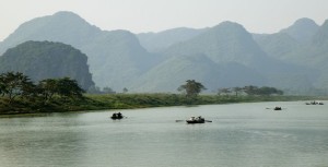 Bac Kan car rental to Quang Ngai is the thing you looking for? How far is Bac Kan, Vietnam from Quang Ngai, Vietnam? How many miles and how many kilometers is it between Quang Ngai and Bac Kan?