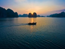 Sunset Halong bay