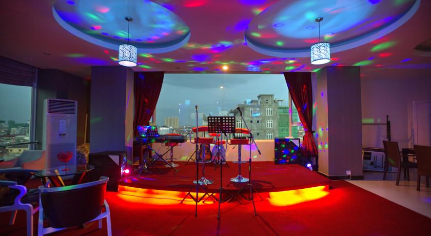 Colina Boutique Hotel & Breezy Sky Bar 10