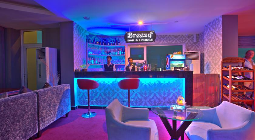 Colina Boutique Hotel & Breezy Sky Bar 11