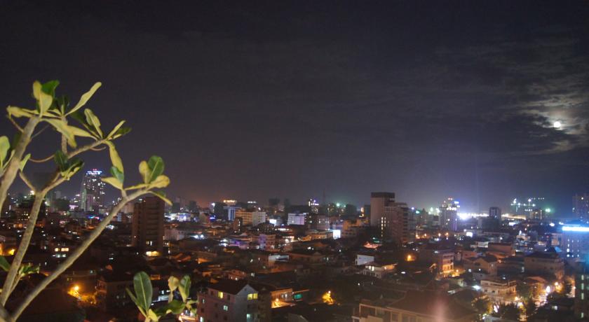 Colina Boutique Hotel & Breezy Sky Bar 21