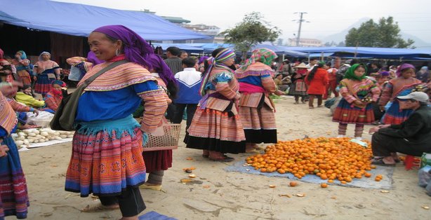 Cocly Market from Sapa with 2days 1 night